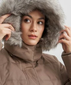 Toboggan Canada JENNA L PARKA