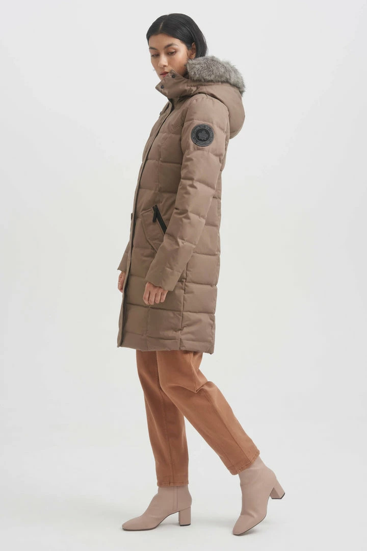 Toboggan Canada JENNA L PARKA